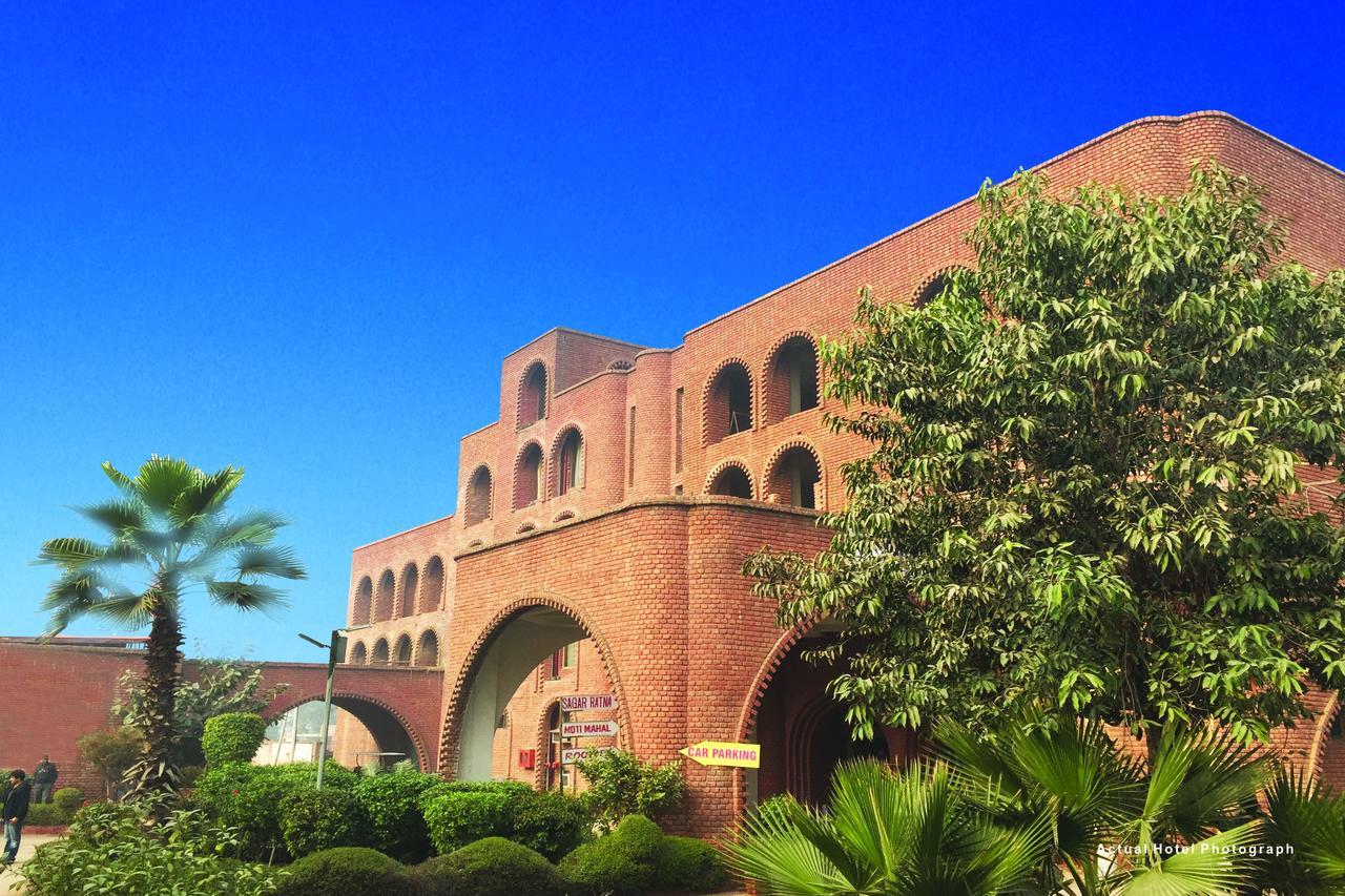 Magsons Resorts Vrindavan Kosi Exterior foto
