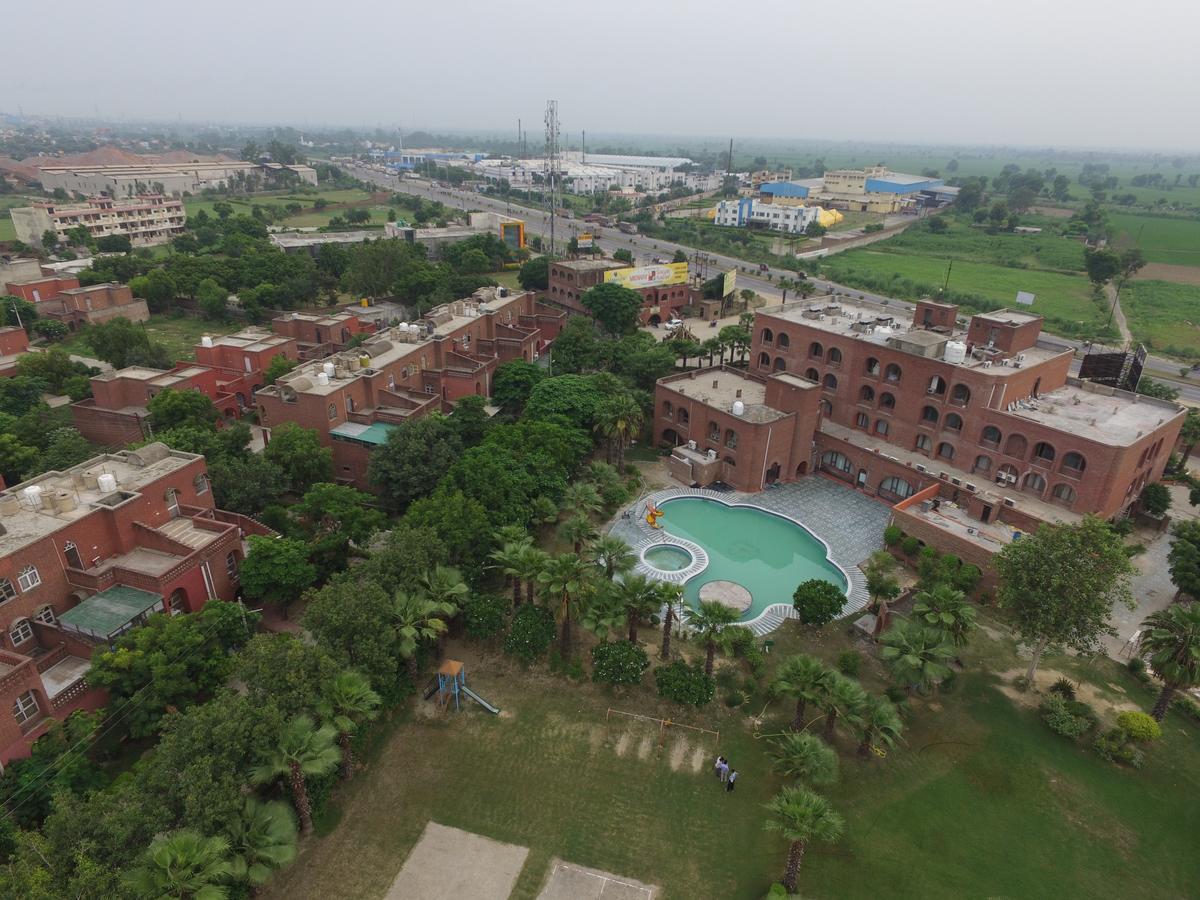 Magsons Resorts Vrindavan Kosi Exterior foto